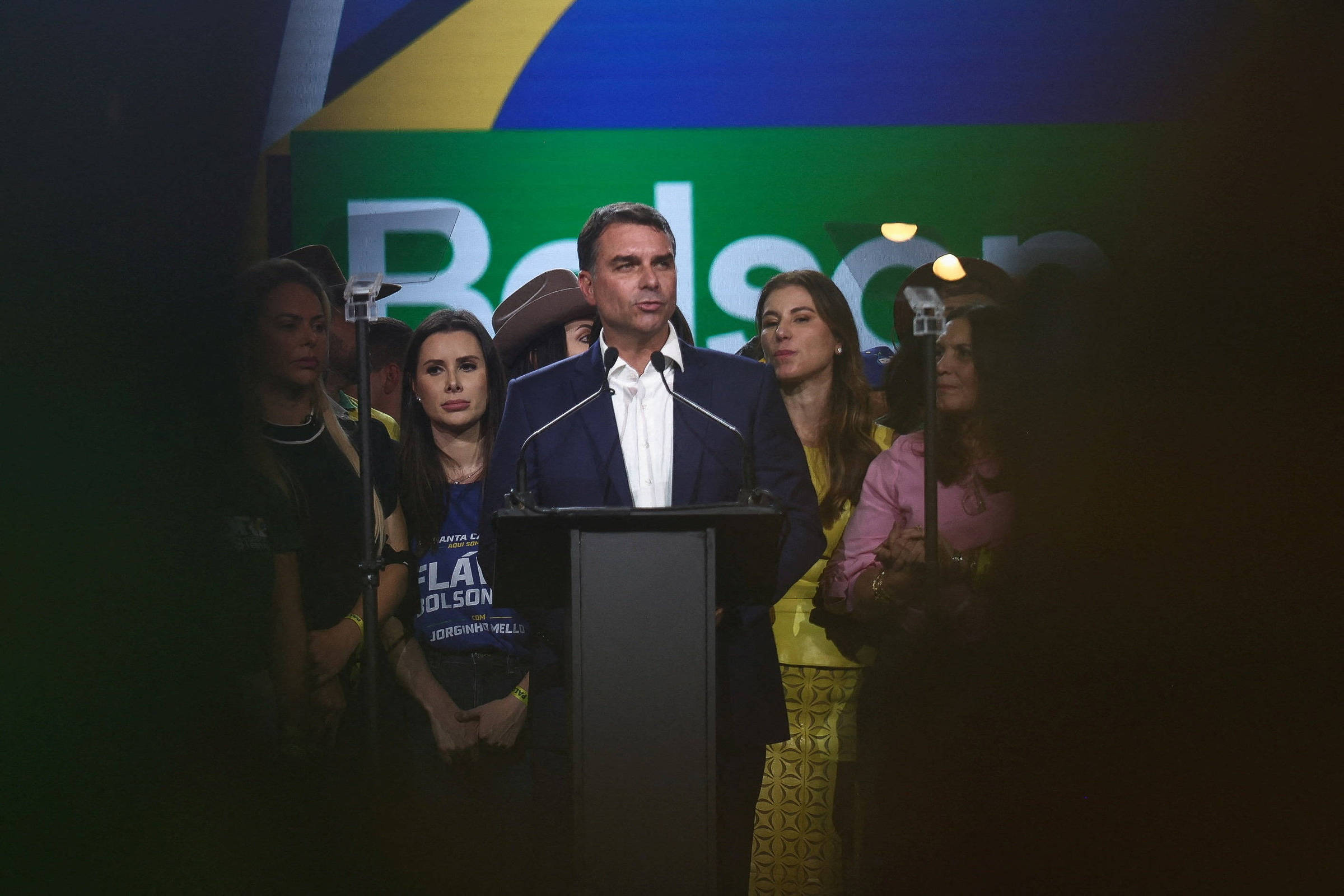 Flávio Bolsonaro: A Nova Estratégia Eleitoral e o Mercado da Desinformação