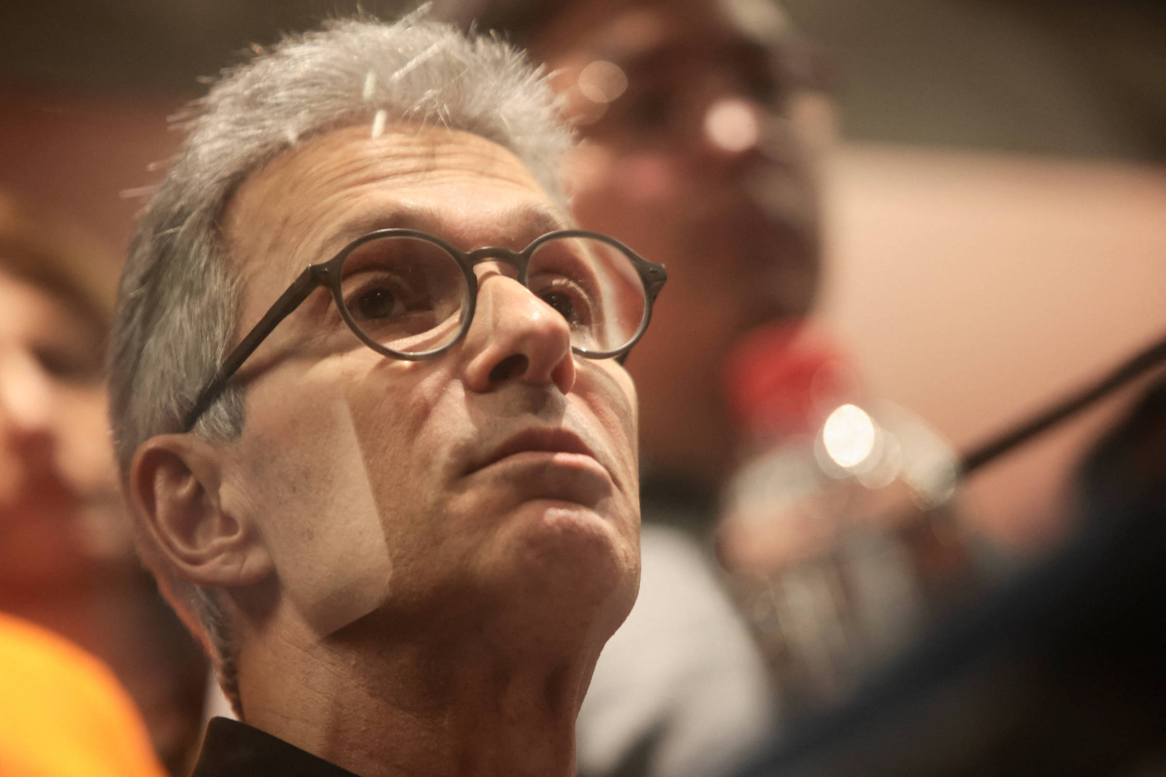 Zema critica fala de Milei em evento de Flávio e diz que é tentativa de interferir no Brasil