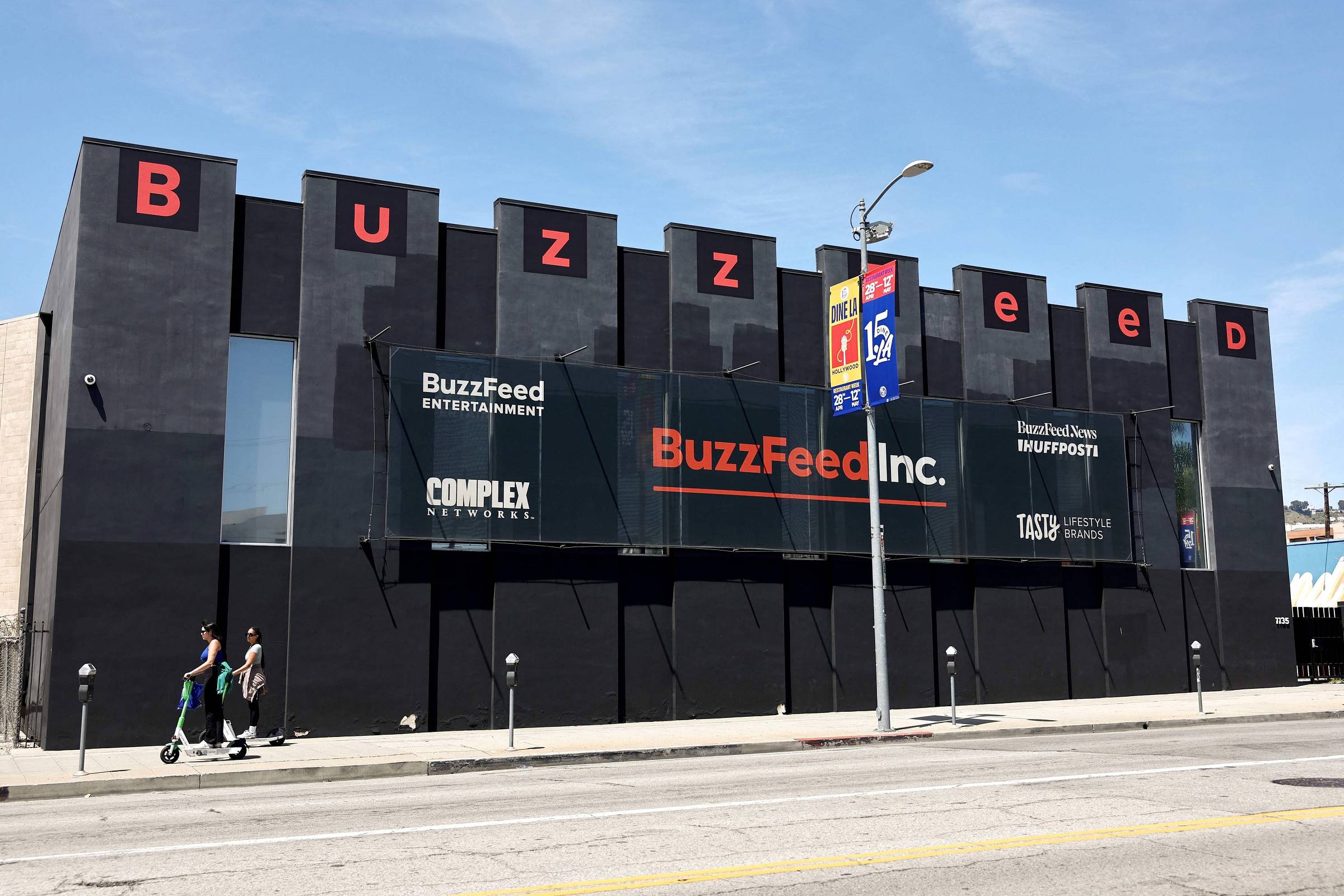 BuzzFeed Demite um Terço dos Funcionários em Busca de Sustentabilidade Financeira