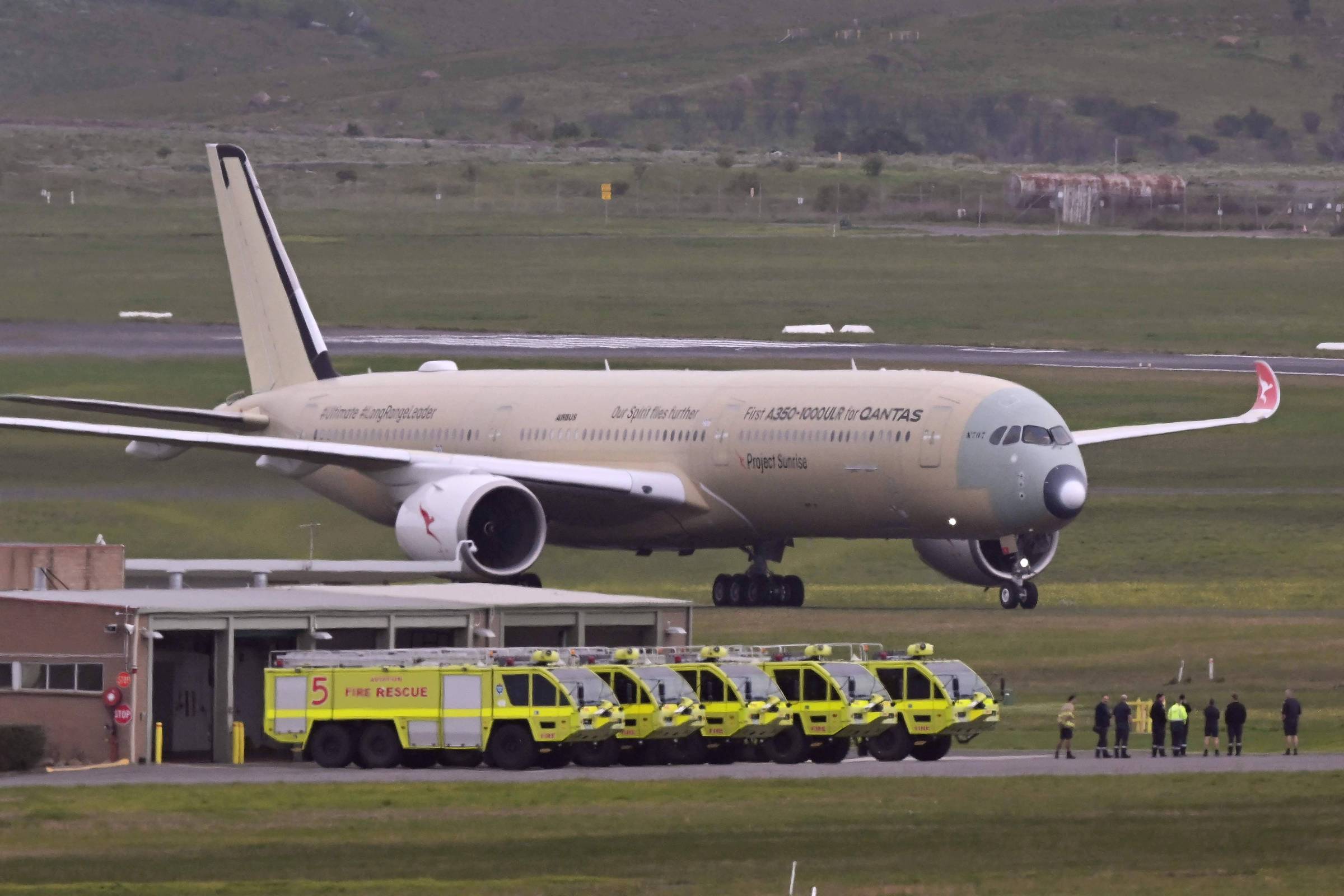 Avião voa por mais de 24 horas sem parada e quebra recorde mundial