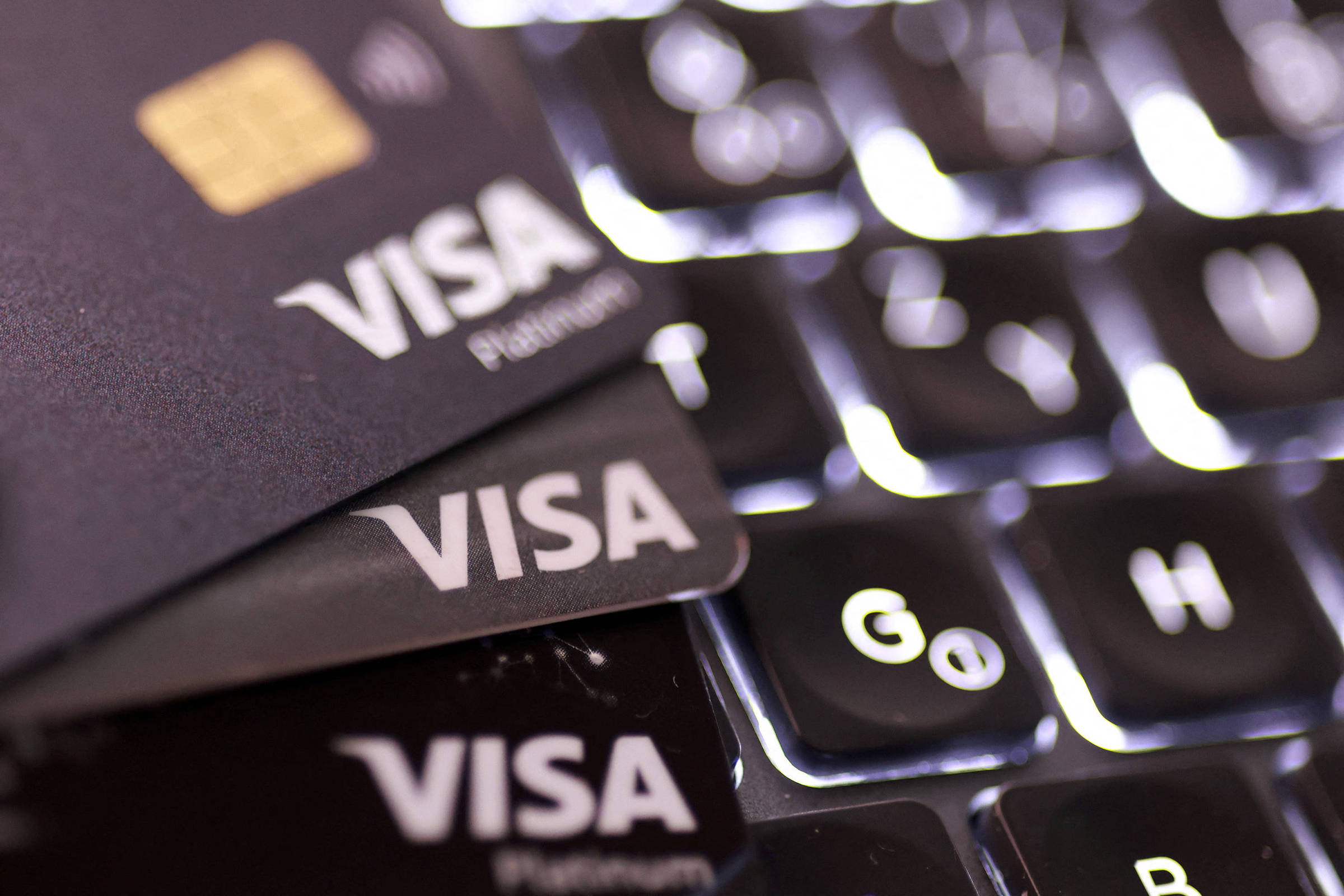 Visa Anuncia Demissão de 2.600 Funcionários em Busca de Maior Eficiência