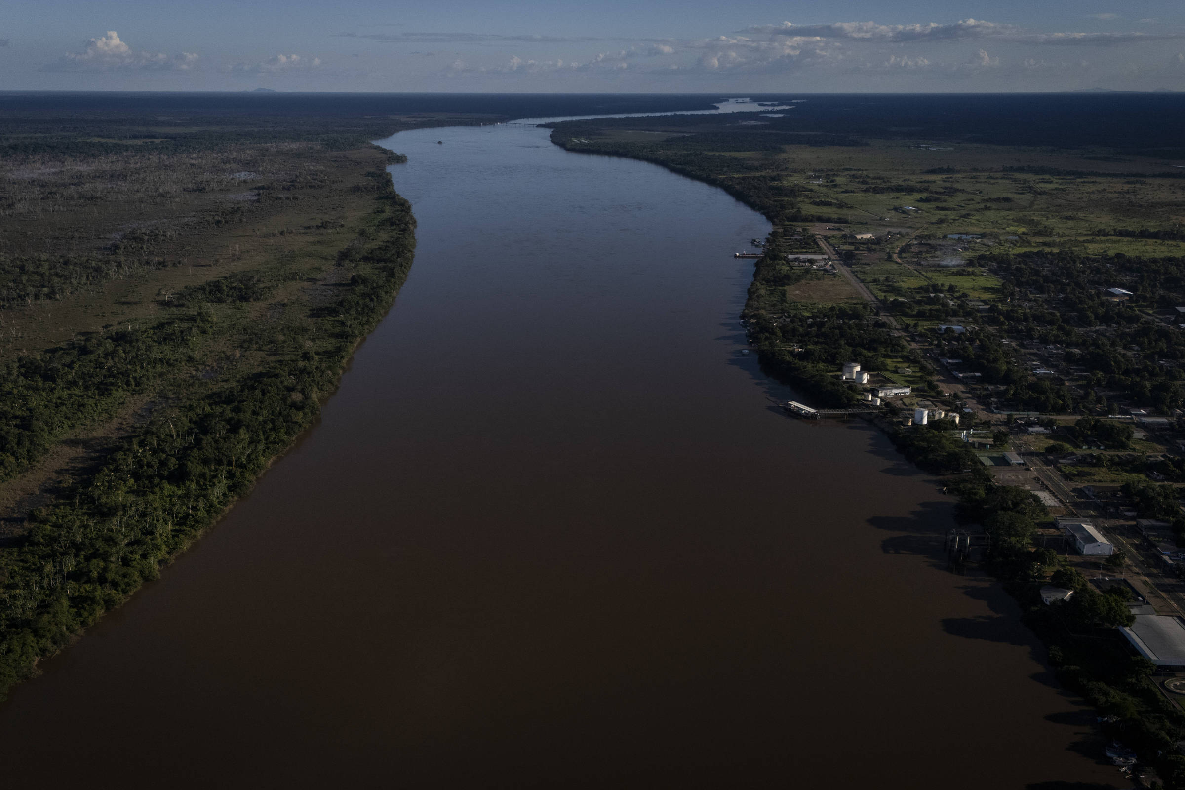 Cabos de Fibra Óptica Sob Rios da Amazônia: A Nova Fronteira em Conectividade