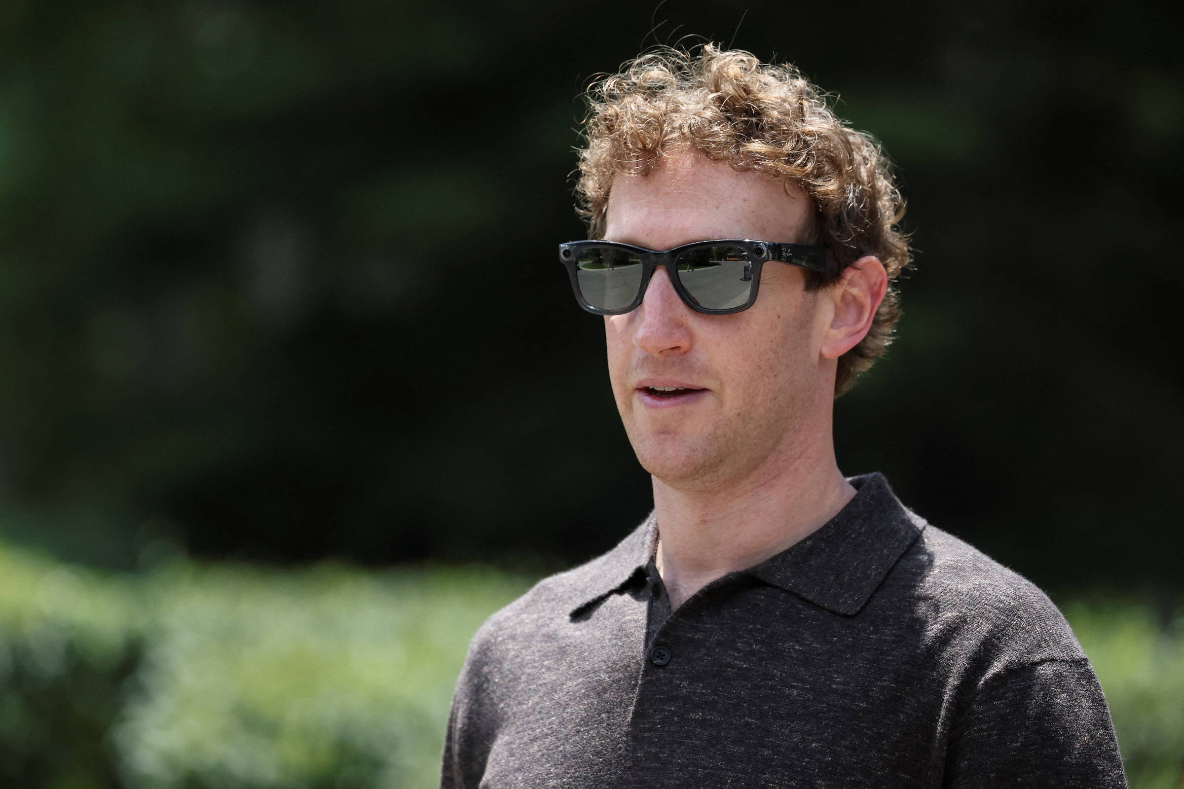 Zuckerberg critica centralização da IA e defende acesso aberto à tecnologia