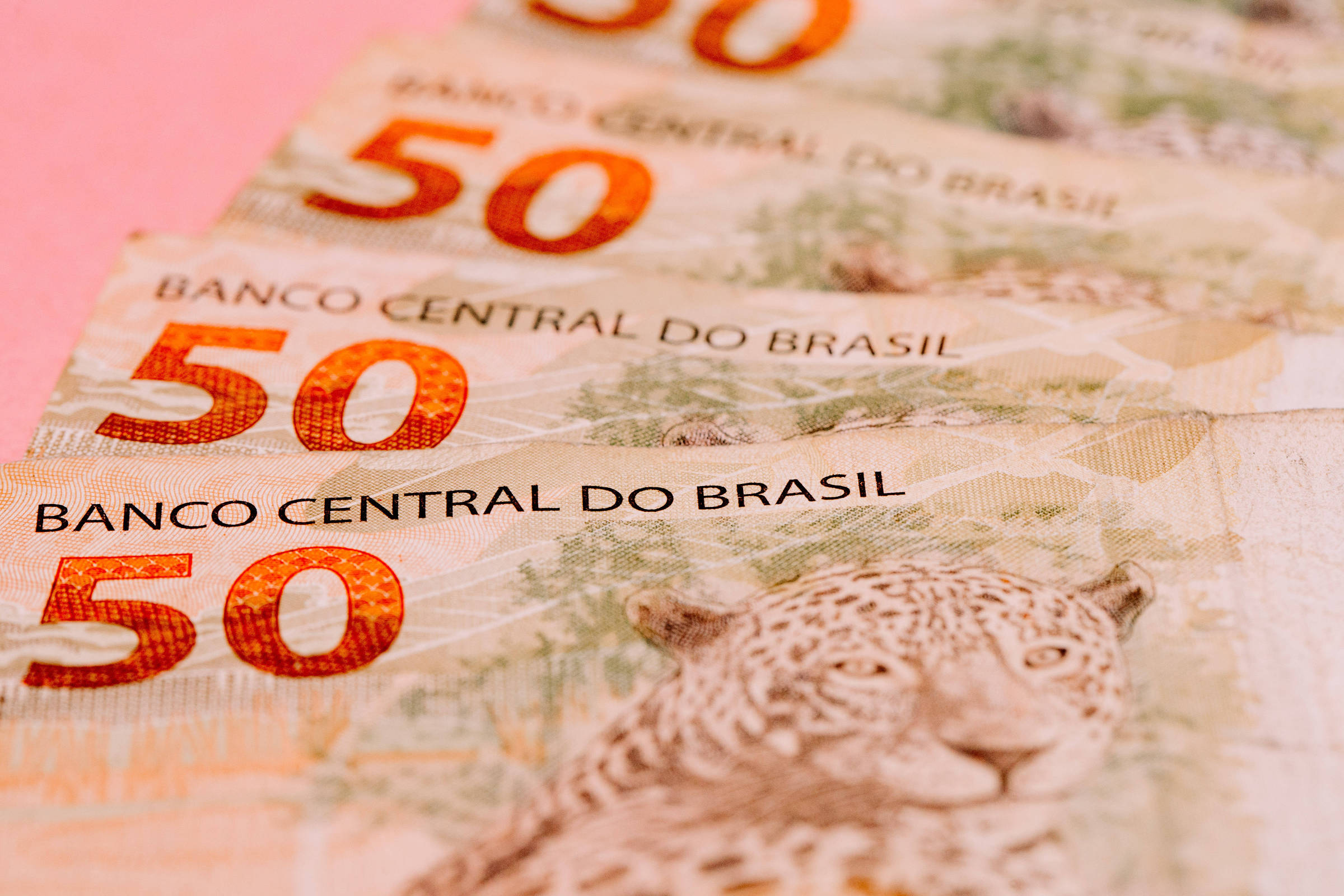 Aumento da Dívida Pública Federal: Cenário Atual e Futuras Implicações