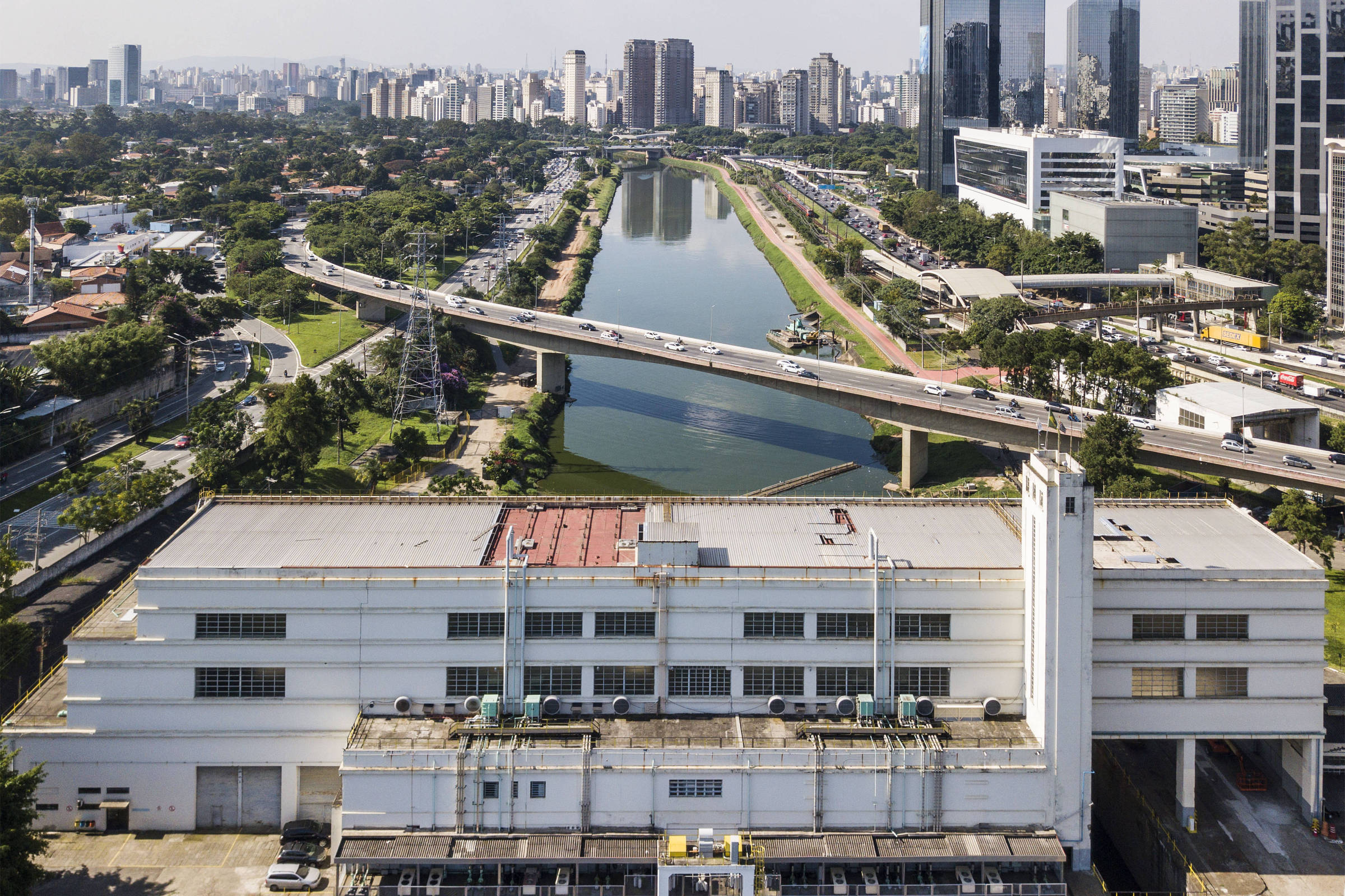 CVM Adia Assembleia da Emae em Motivo de Contestação de Acionista Minoritário